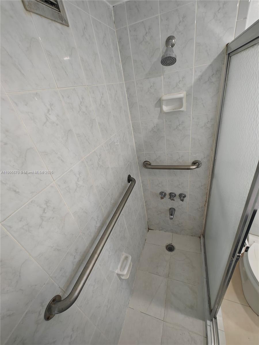 FOUR AMBASSADORS CONDO PH - Residential Lease