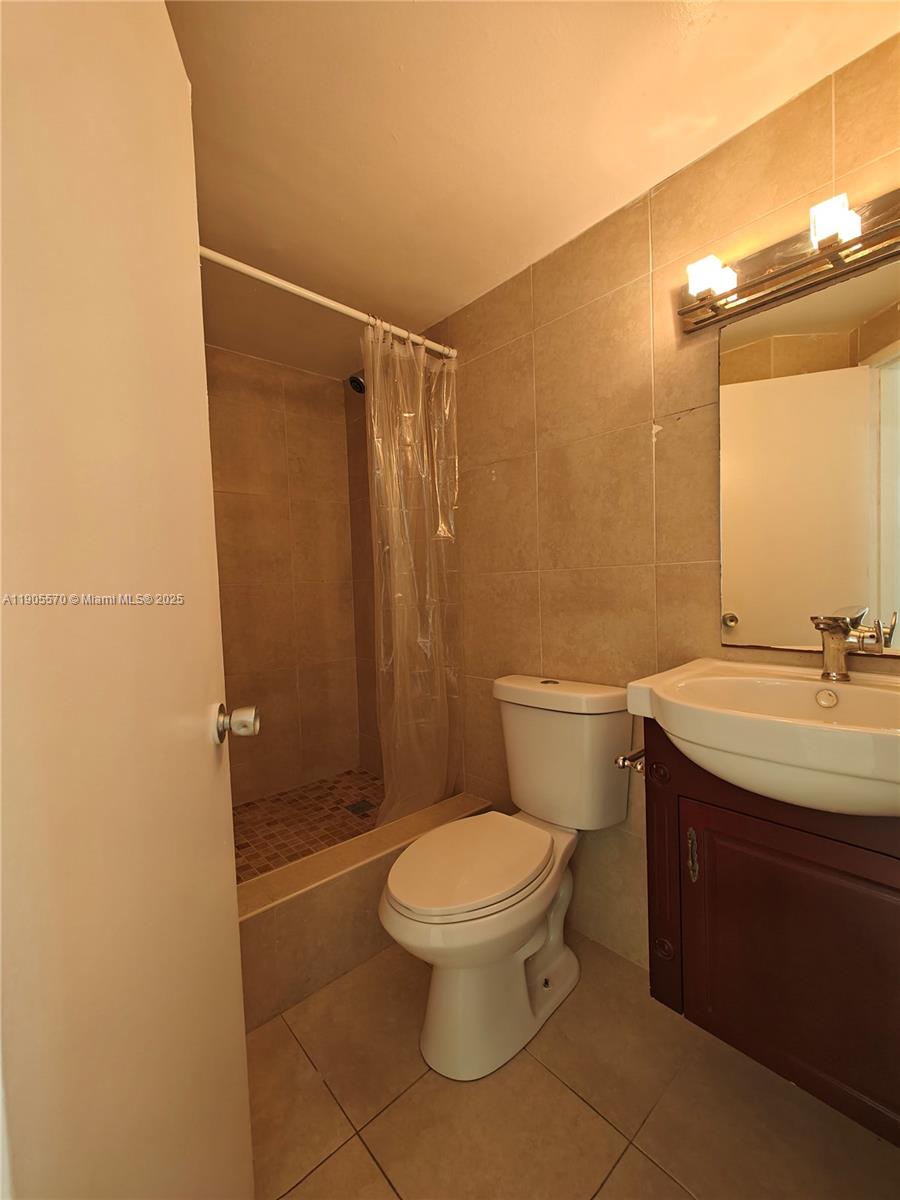 FOUR AMBASSADORS CONDO PH - Residential Lease