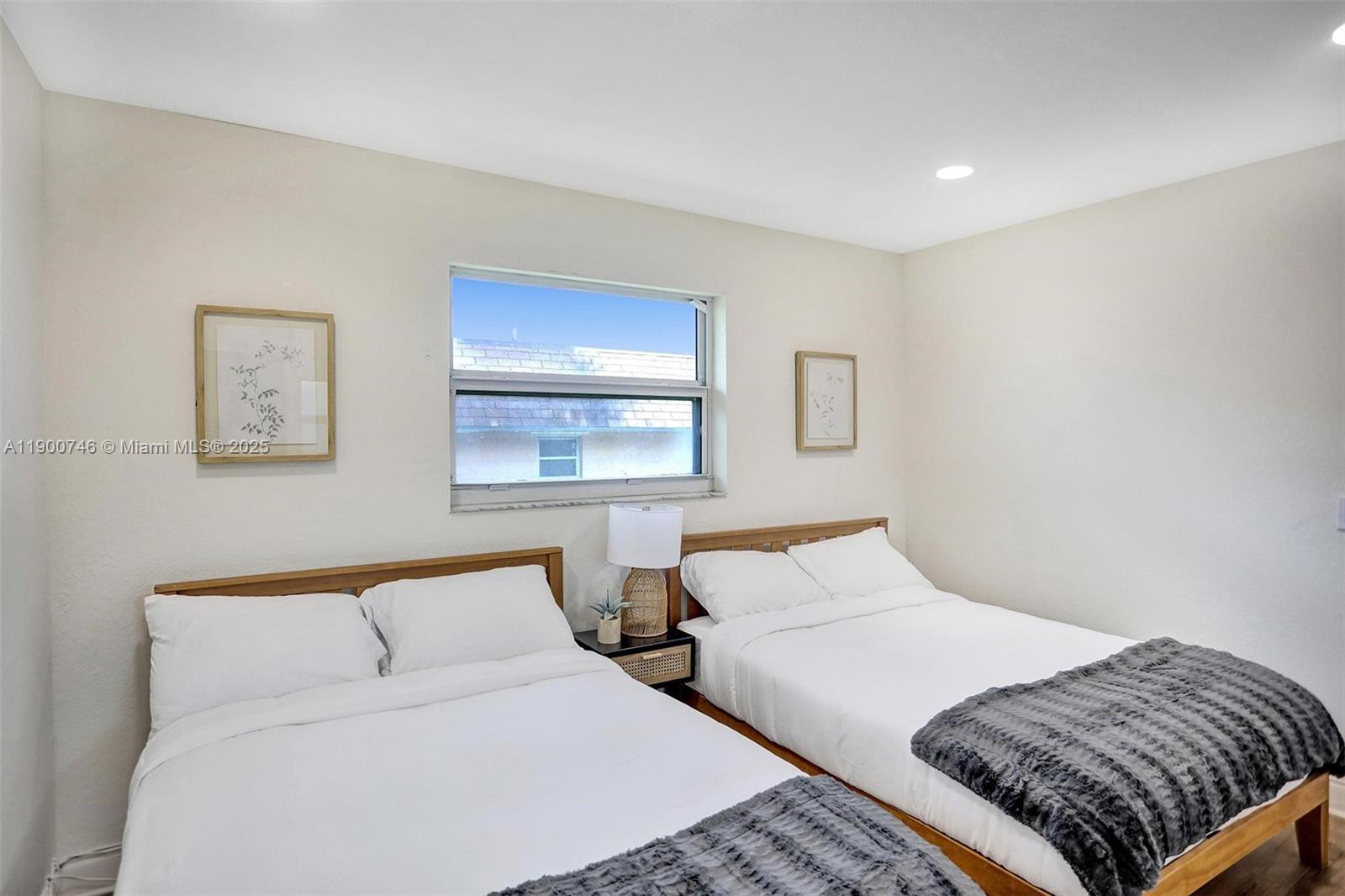 VICTORIA VILLAS - Residential Income