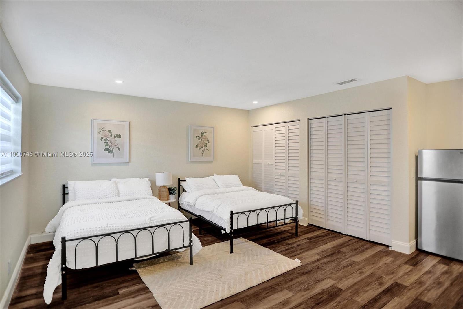 VICTORIA VILLAS - Residential Income