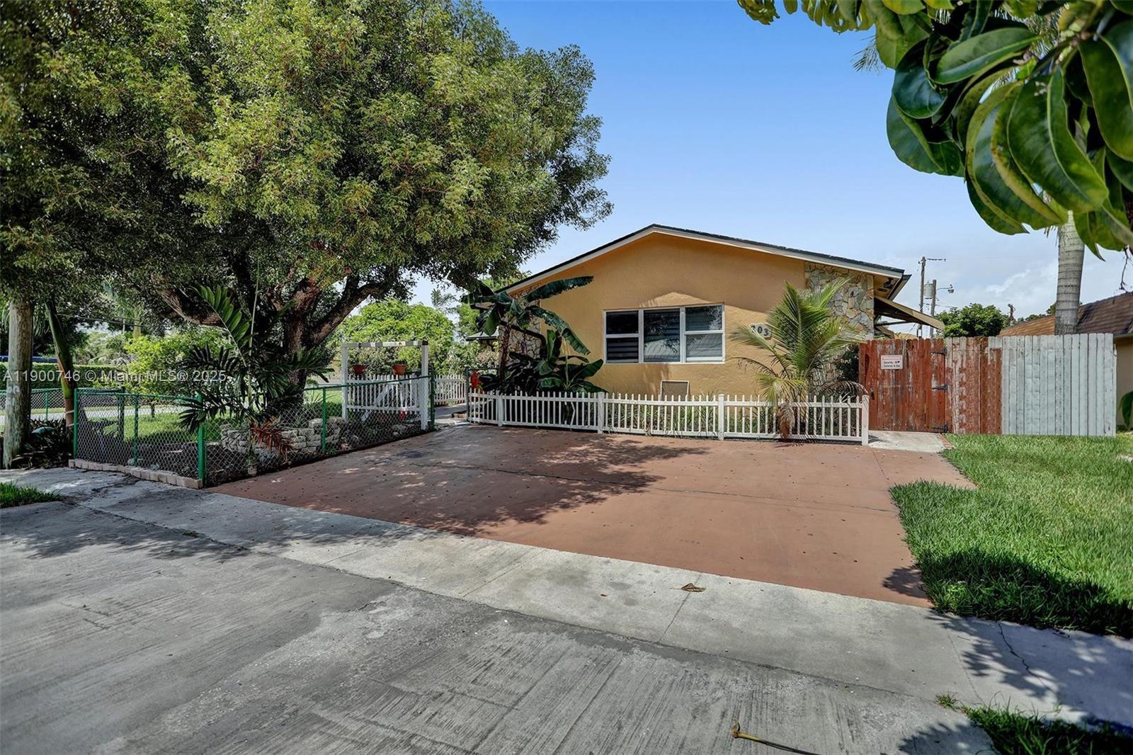 VICTORIA VILLAS - Residential Income