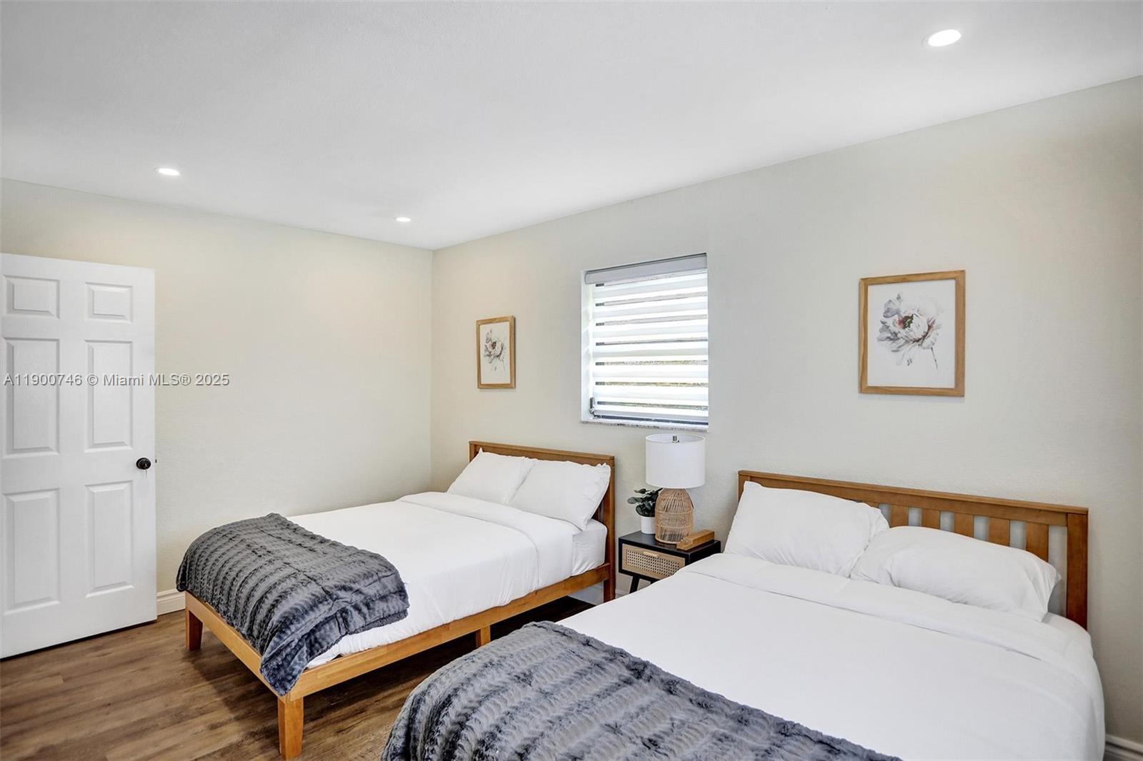 VICTORIA VILLAS - Residential Income