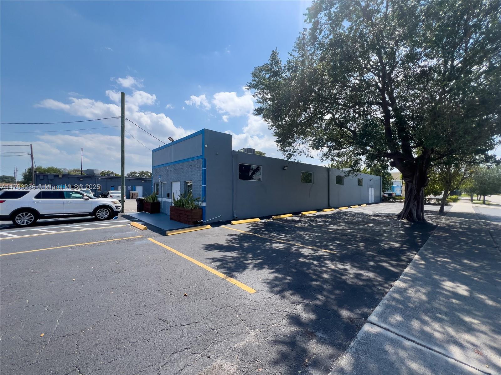 We're proud to present the opportunity to lease a turnkey office/showroom space that has been fully renovated and offers ample parking. Located east of I-95 and just a few blocks away from A1A. Midway between Miami and Fort Lauderdale, the property provides easy access to all major roads and highways including I-95, US-1, Dixie Hwy and A1A. The property is surrounded by existing businesses, upcoming projects and rapidly growing foot traffic. Ideal for retail, creative office, or showroom.