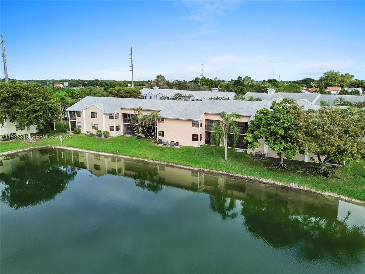 LAKESHORE CONDO I - Residential