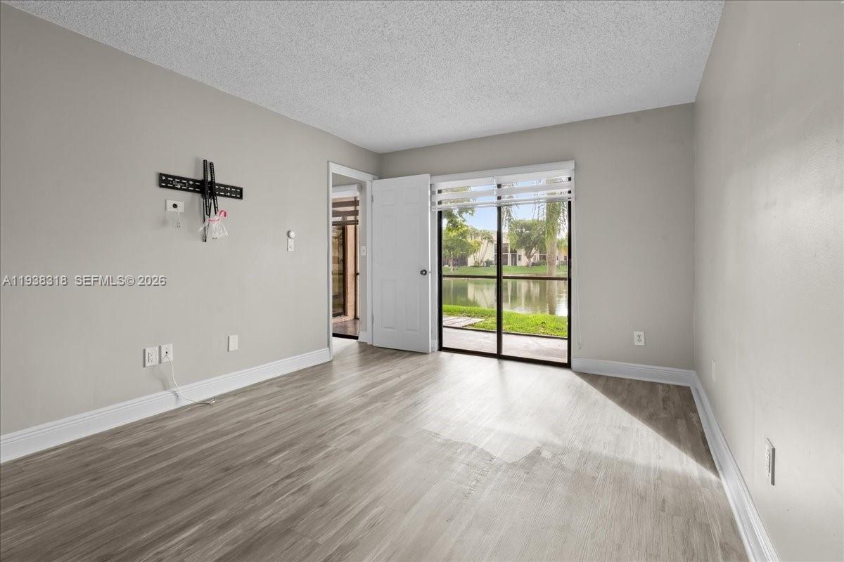 LAKESHORE CONDO I - Residential