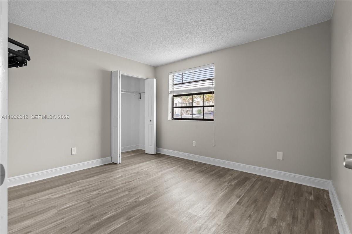 LAKESHORE CONDO I - Residential