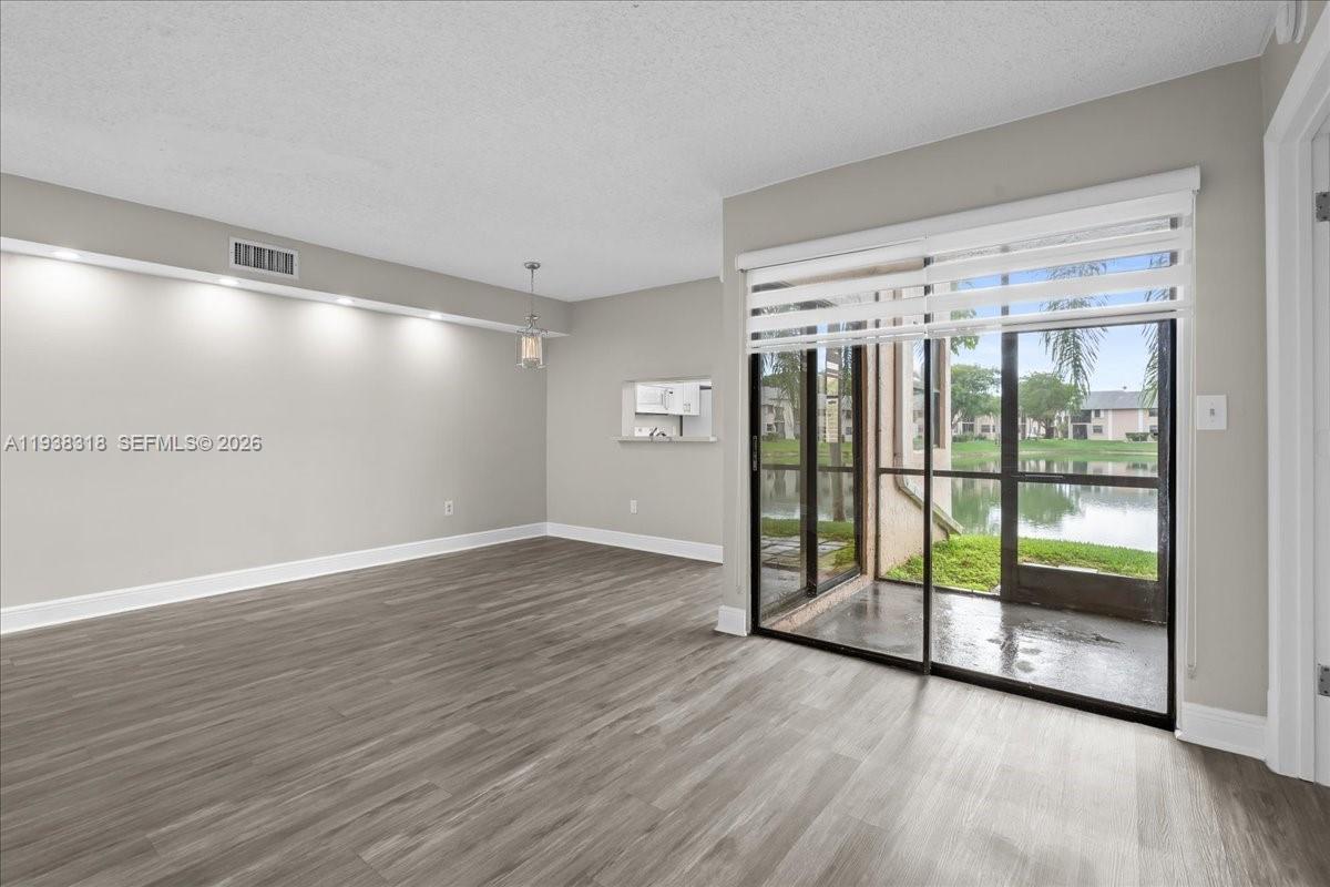 LAKESHORE CONDO I - Residential