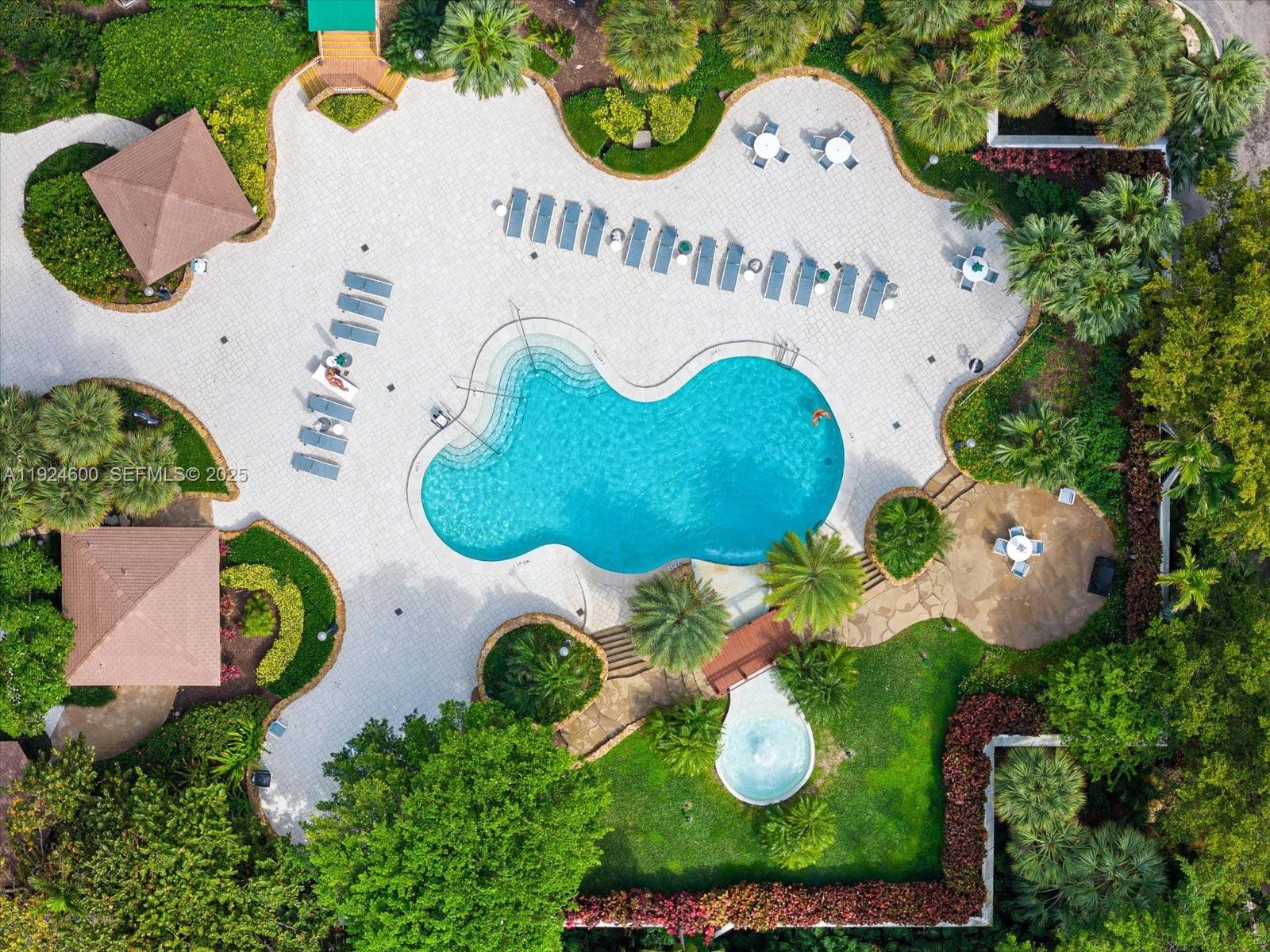 THE TOWERS OF QUAYSIDE CO - Residential