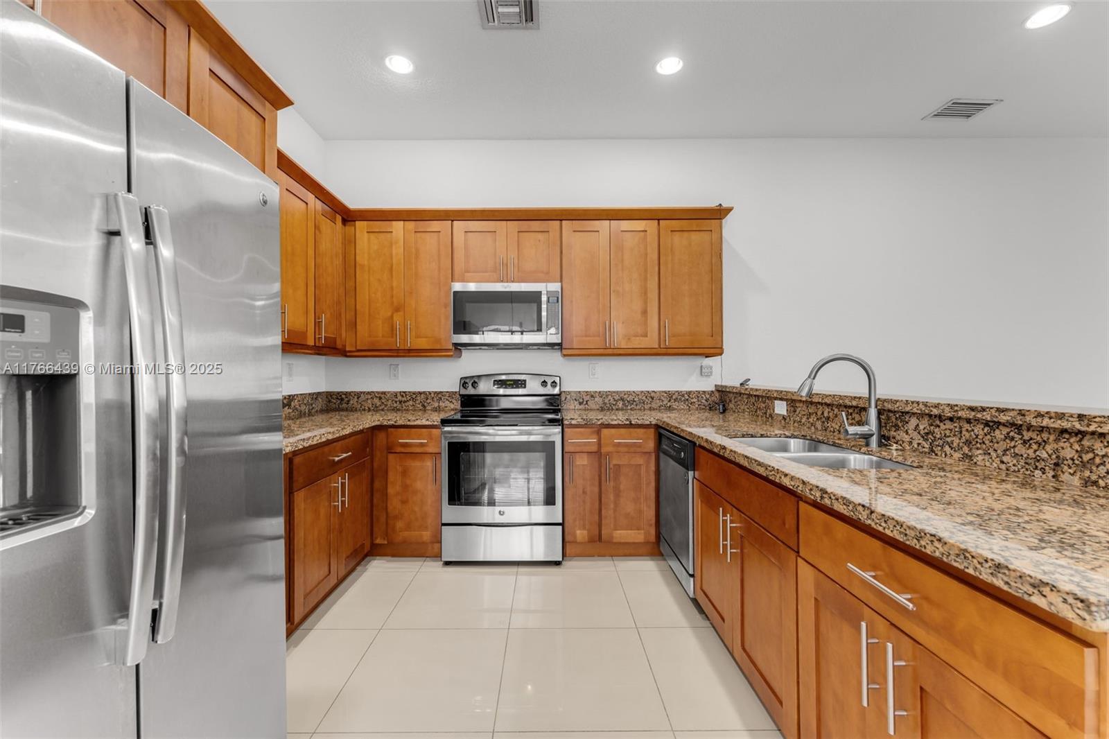 PALMERA ESTATES - Residential