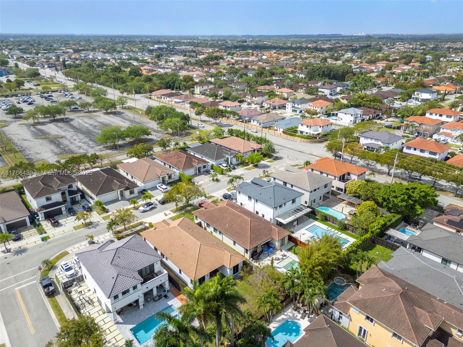 PALMERA ESTATES - Residential