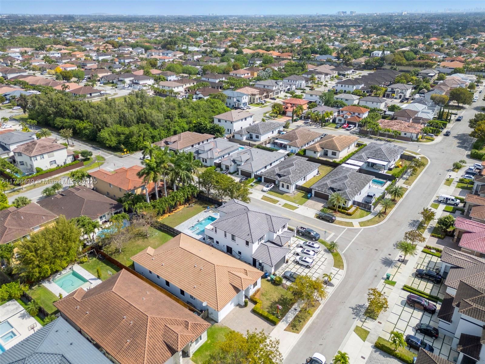 PALMERA ESTATES - Residential