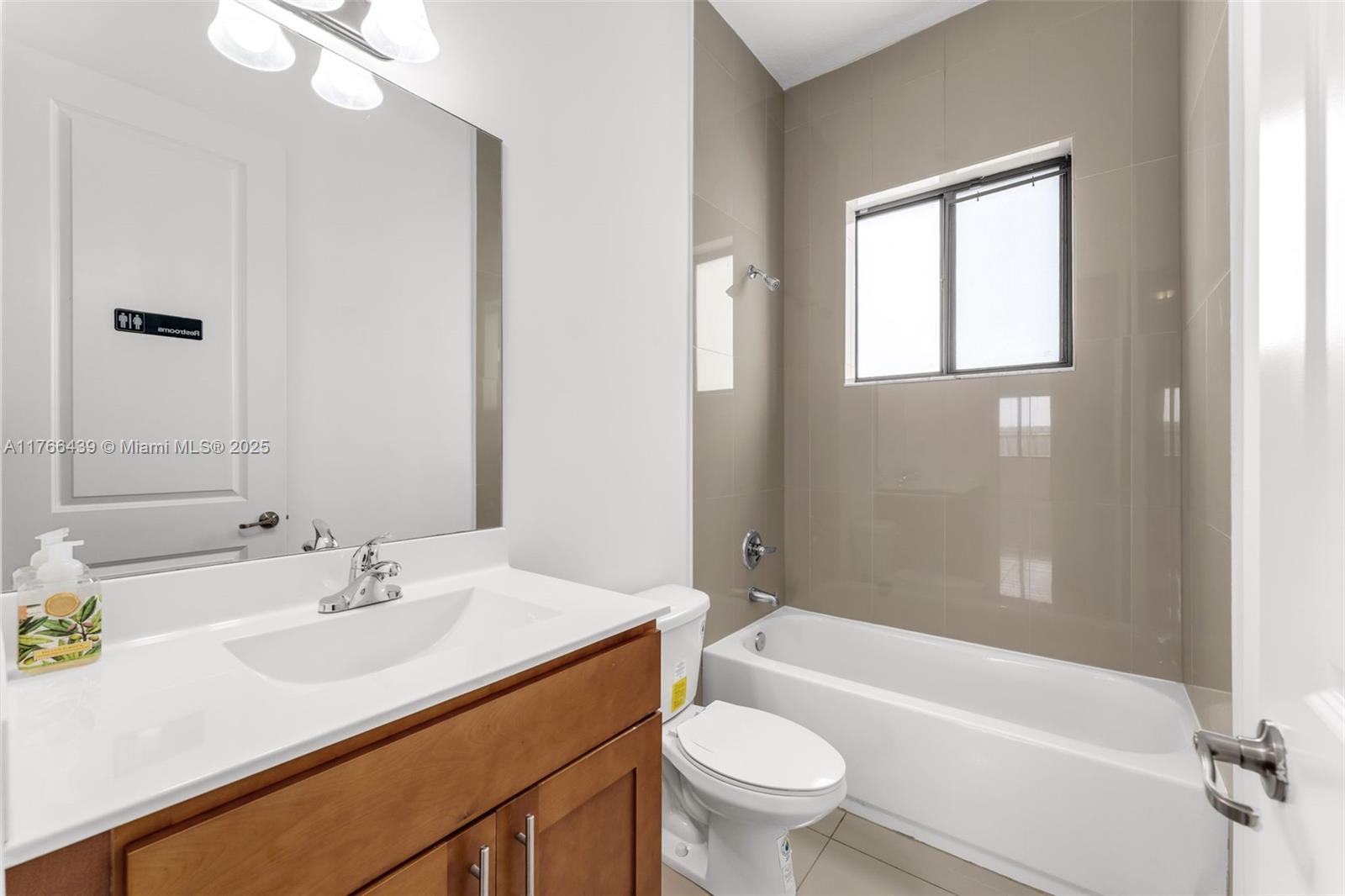 PALMERA ESTATES - Residential