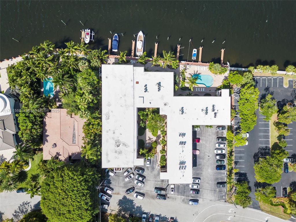 Photo of 815 Middle River Dr #312, Fort Lauderdale, FL 33304 (MLS # A11751560)