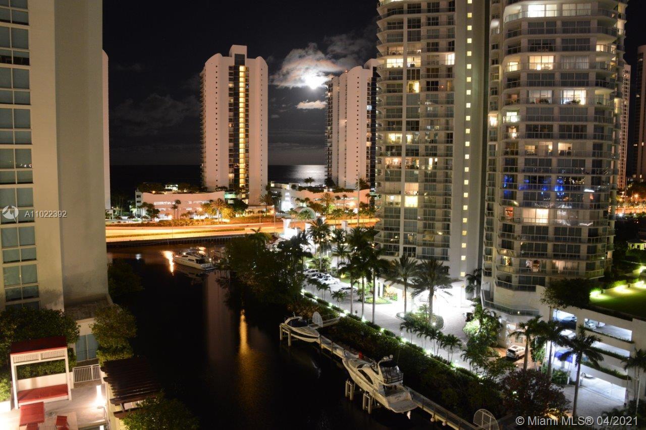 ST TROPEZ ON THE BAY II CO - Residential