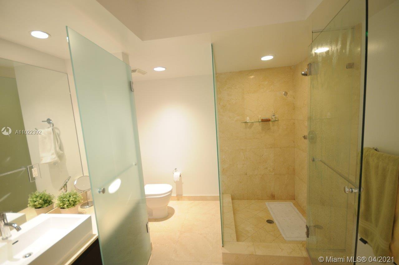 ST TROPEZ ON THE BAY II CO - Residential