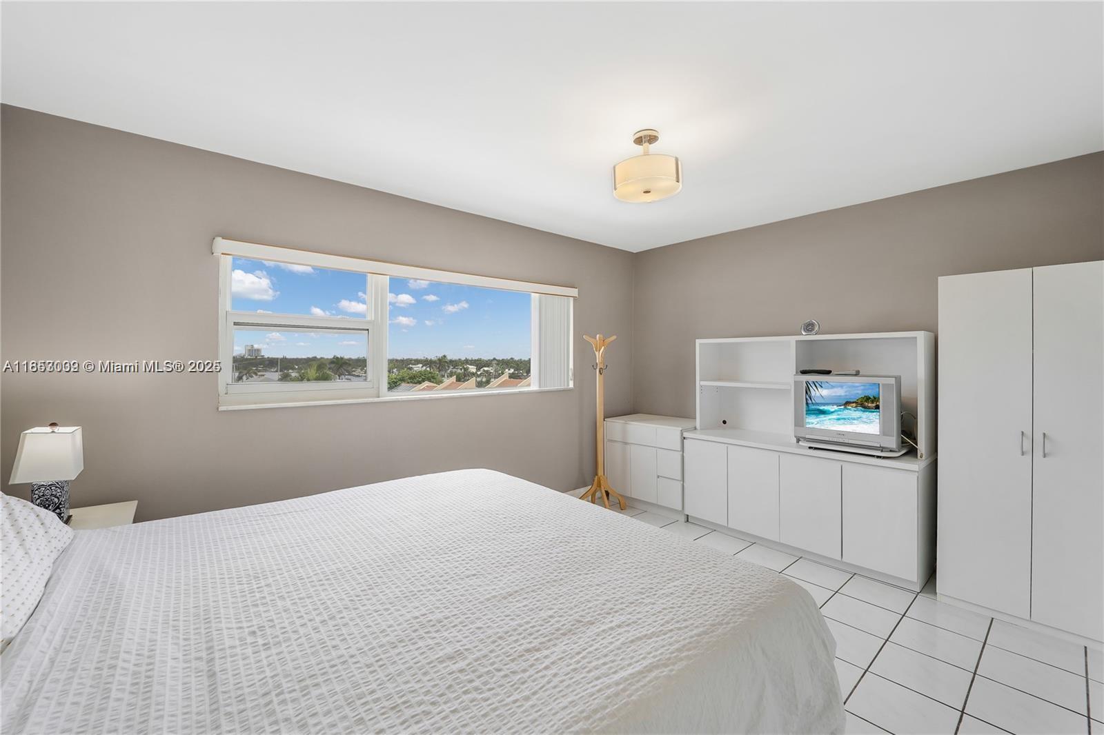 MAINSAIL CONDOMINIUM - Residential Lease