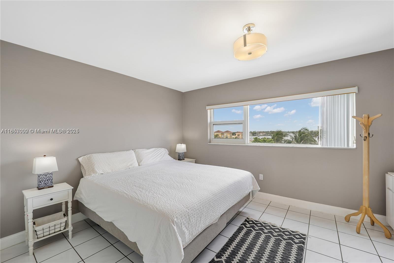 MAINSAIL CONDOMINIUM - Residential Lease