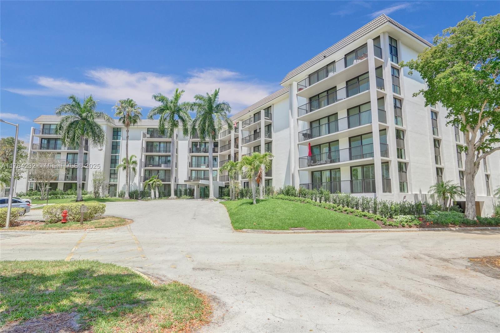 Property for Sale at 1101 River Reach Dr 110, Fort Lauderdale, Broward County, Florida - Bedrooms: 2 
Bathrooms: 2  - $350,000