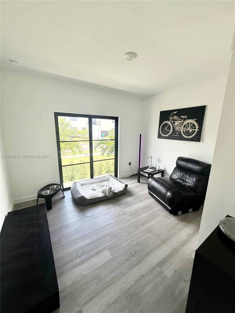 ON ALBA - Residential Lease