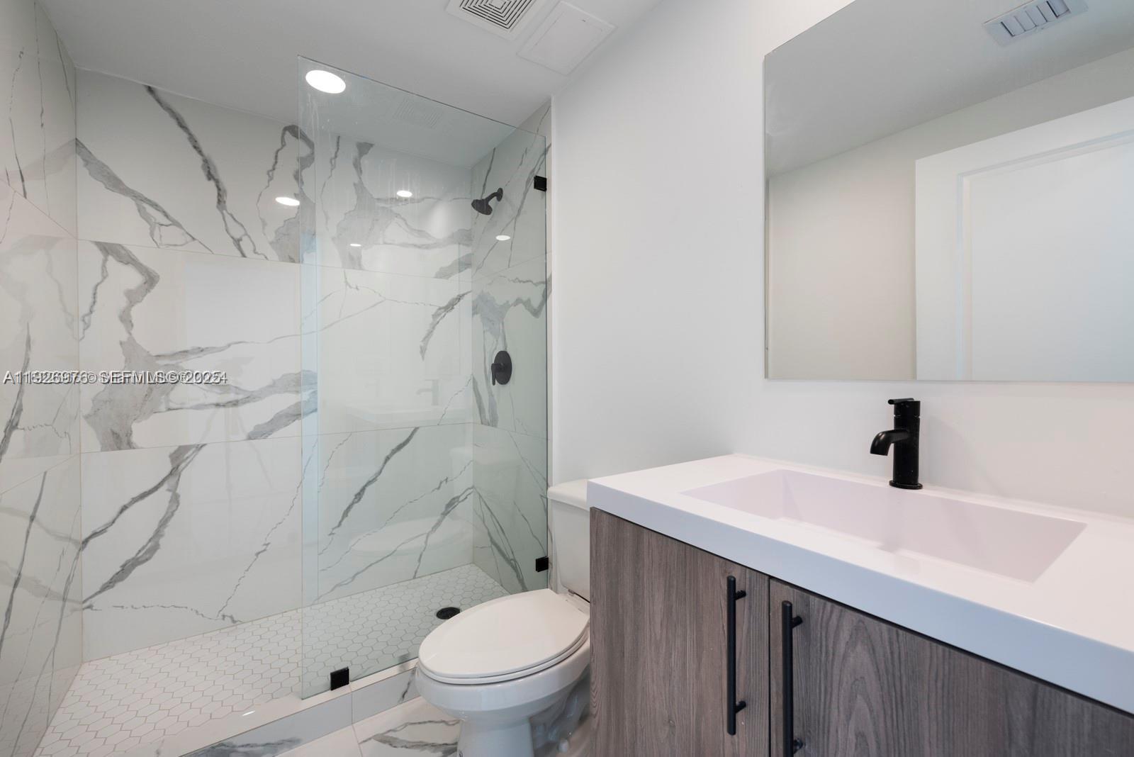 ON ALBA - Residential Lease