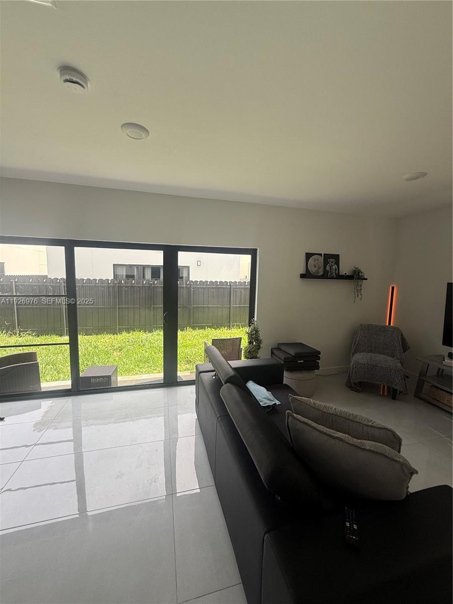 ON ALBA - Residential Lease