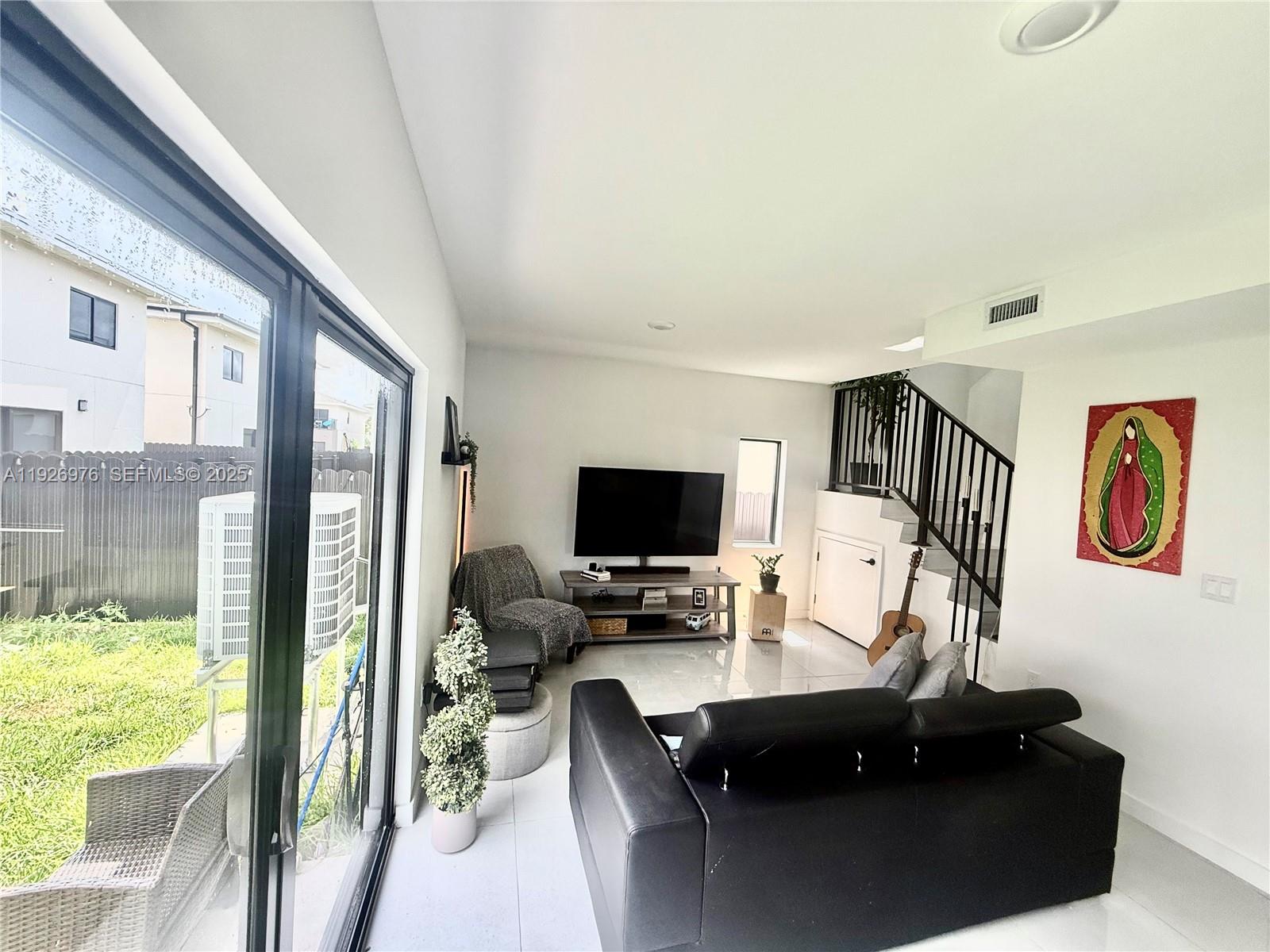 ON ALBA - Residential Lease