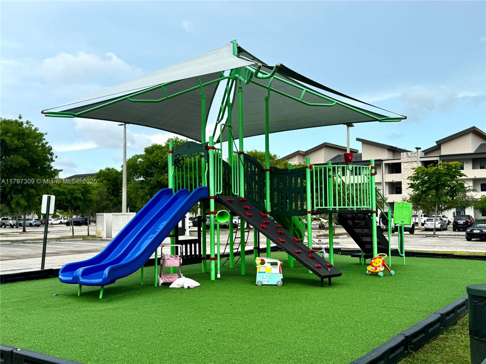 APEX AT PARK CENTRAL COND - Residential