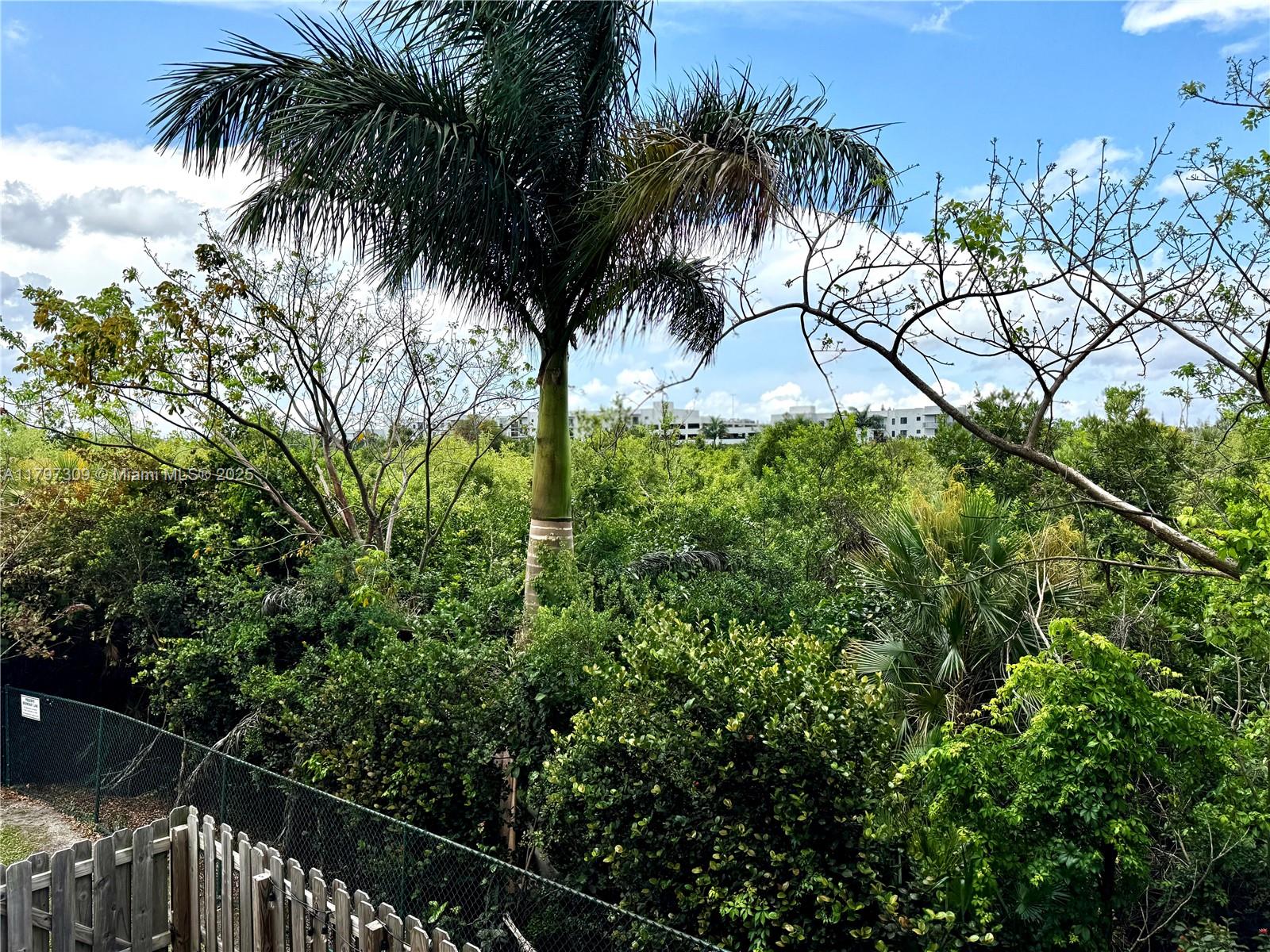 APEX AT PARK CENTRAL COND - Residential