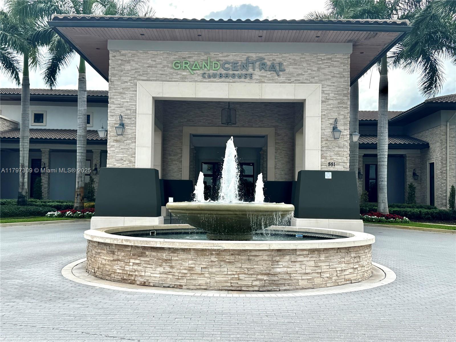 APEX AT PARK CENTRAL COND - Residential