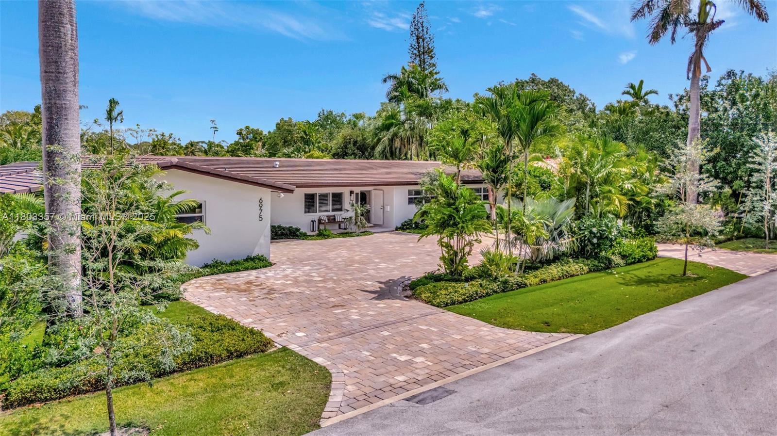6975 Sw 107th St, Pinecrest, Miami-Dade County, Florida - 4 Bedrooms  
3 Bathrooms - 