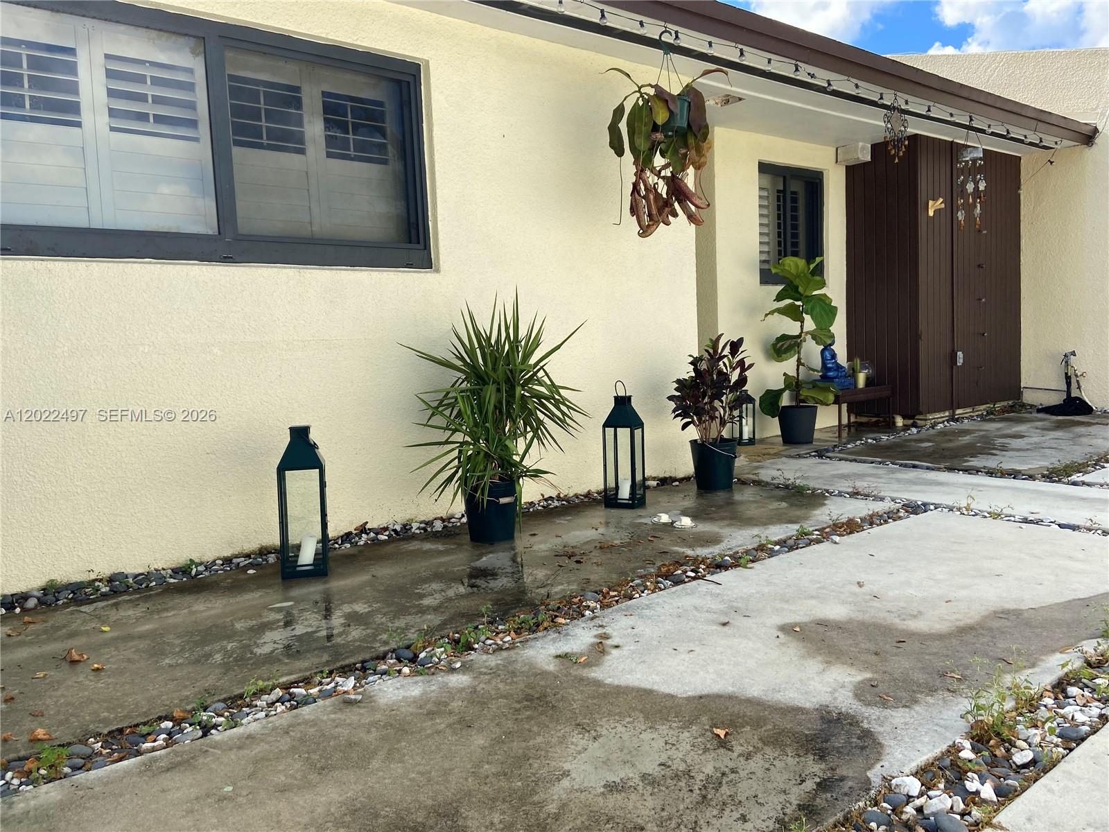 13932 Kendale Lakes Dr 13932