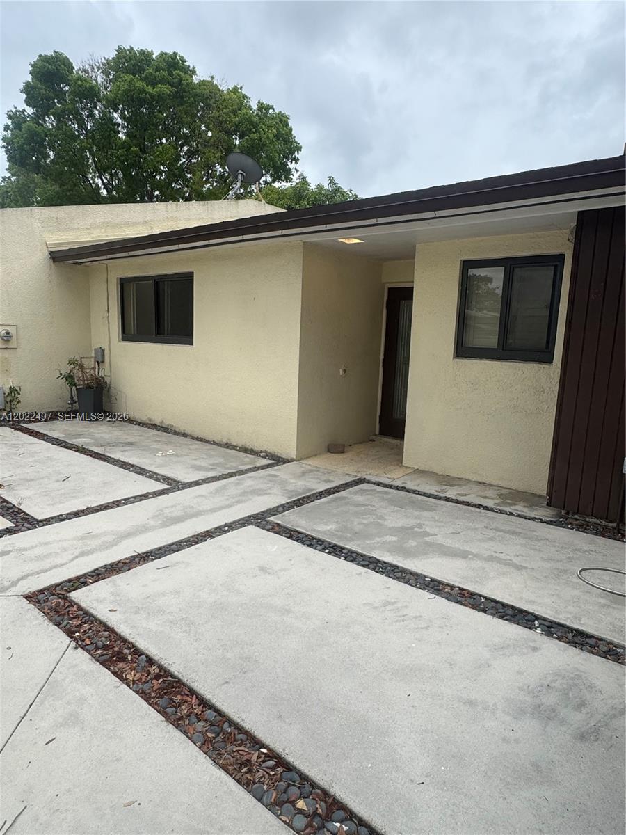 13932 Kendale Lakes Dr 13932
