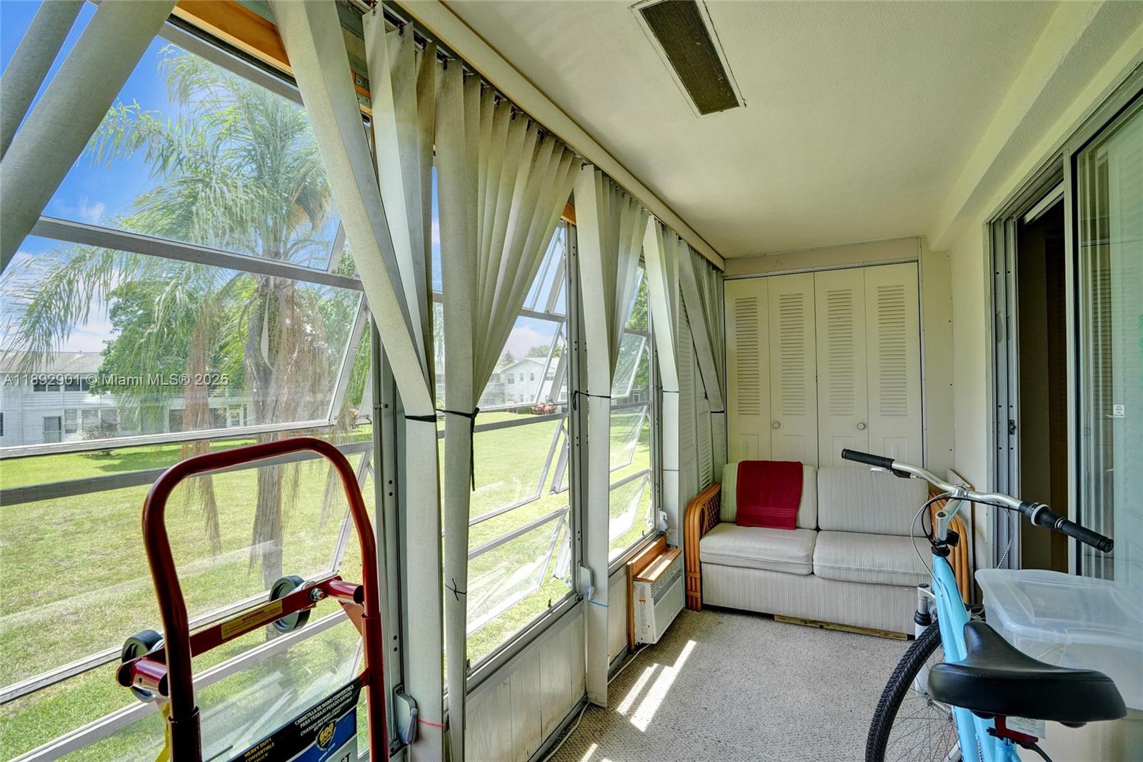 OAKRIDGE I CONDO - Residential