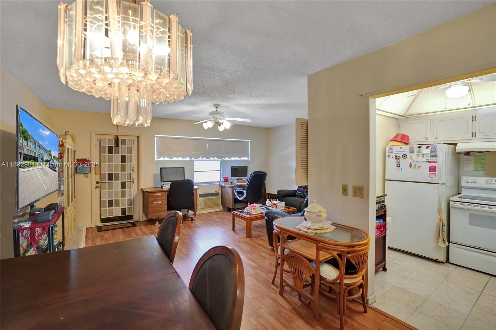 OAKRIDGE I CONDO - Residential