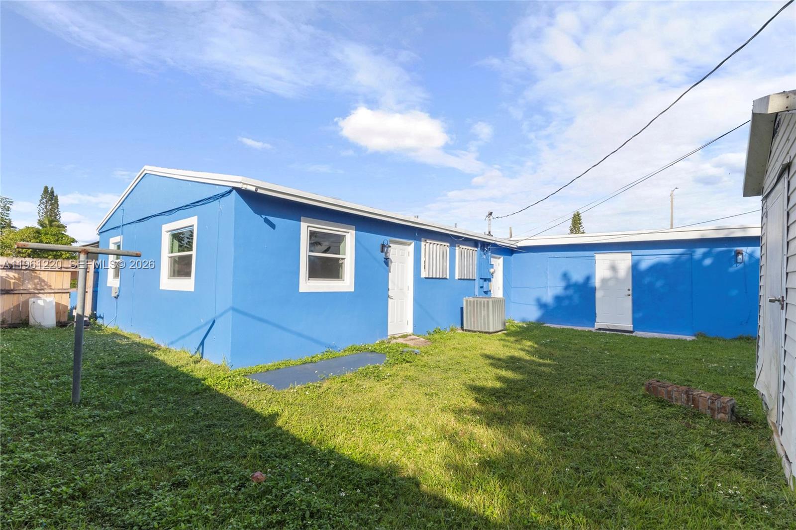 BROADVIEW COUNTRY CLUB - Residential