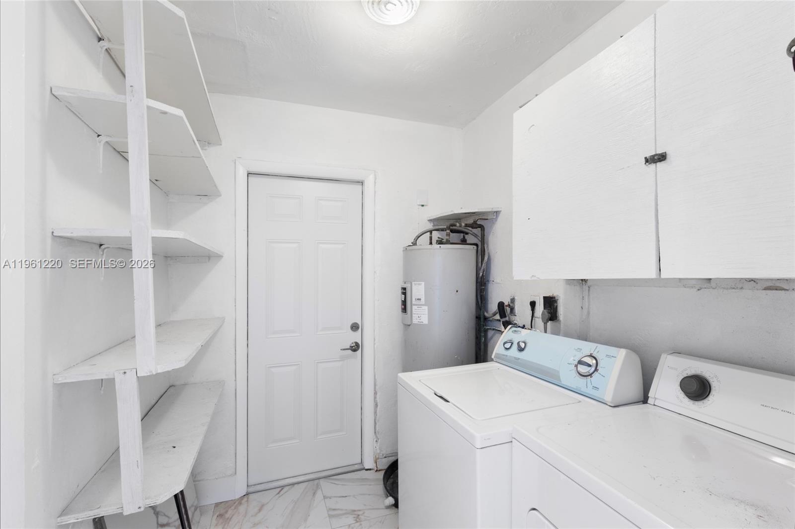 BROADVIEW COUNTRY CLUB - Residential