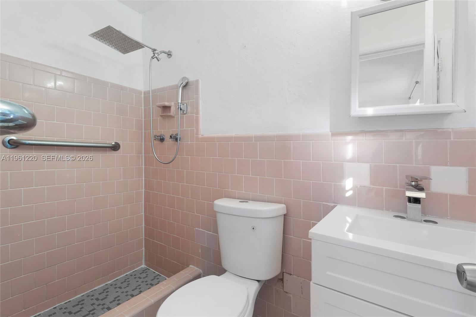 BROADVIEW COUNTRY CLUB - Residential