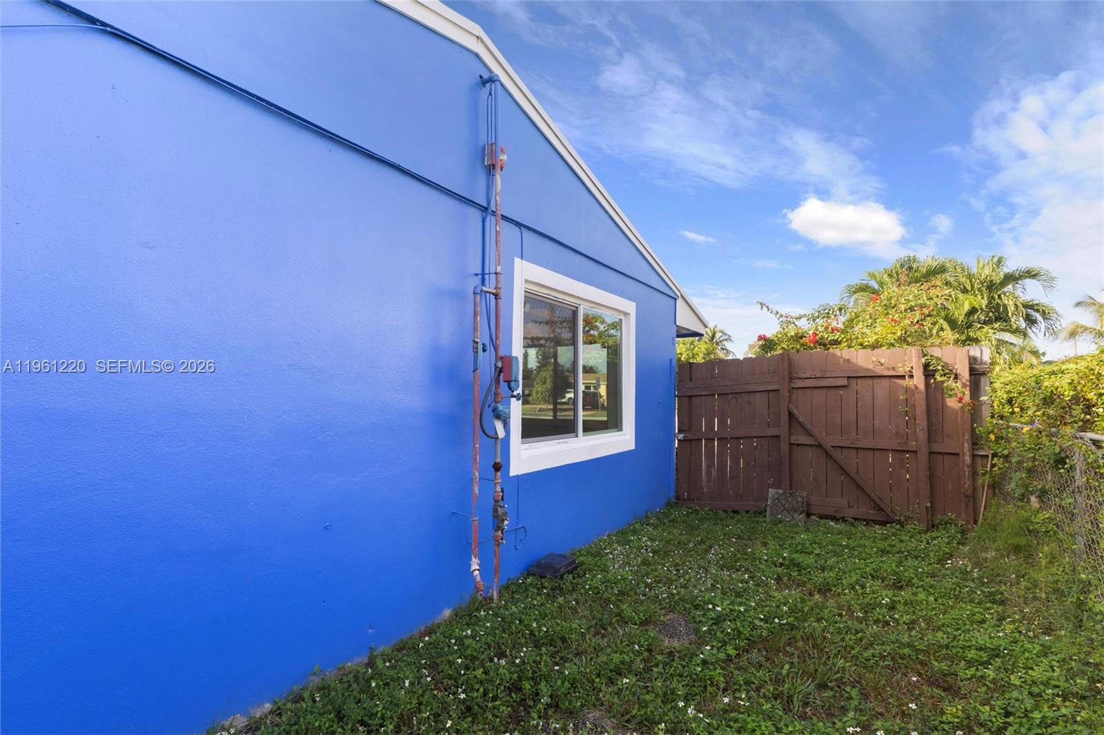 BROADVIEW COUNTRY CLUB - Residential