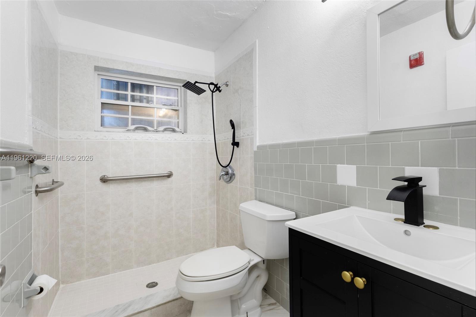 BROADVIEW COUNTRY CLUB - Residential