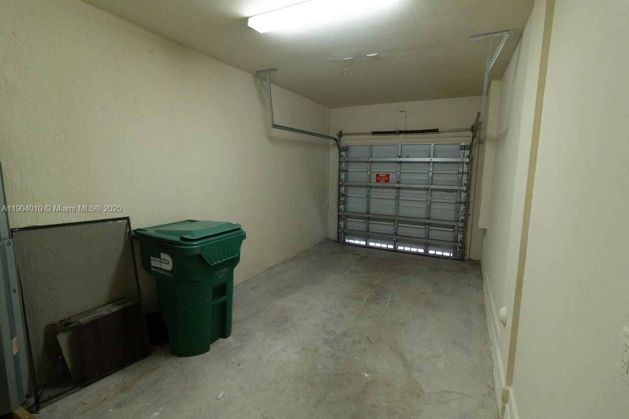 SILVER PALM WEST - Residential Lease