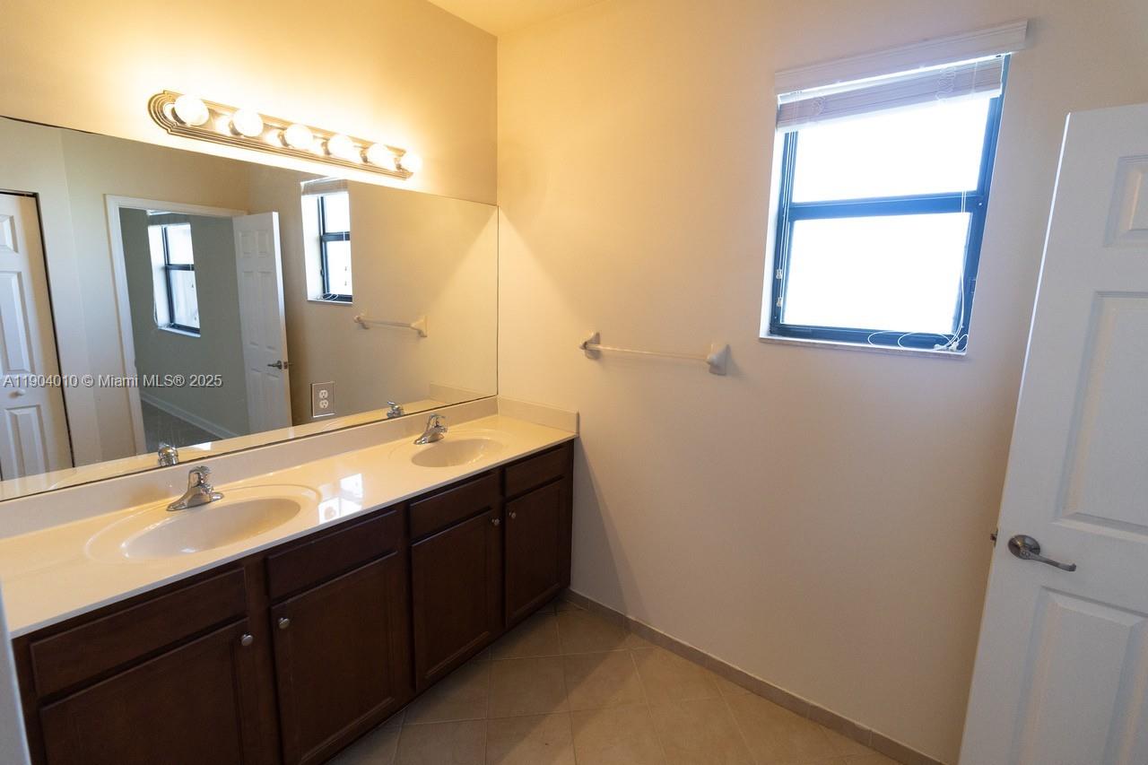 SILVER PALM WEST - Residential Lease