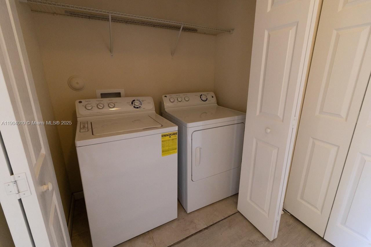 SILVER PALM WEST - Residential Lease