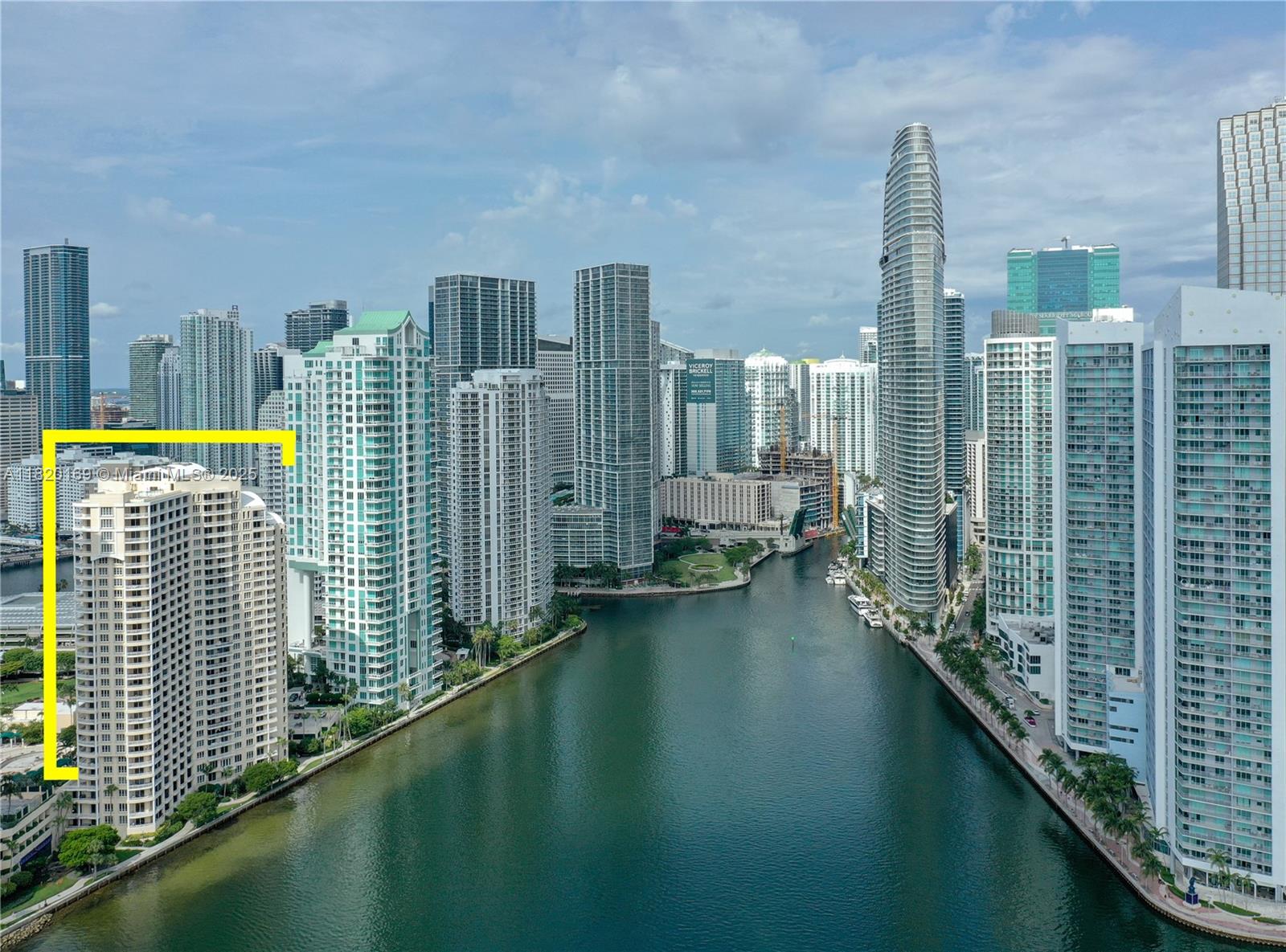 888 Brickell Key Dr 512, Miami, Broward County, Florida - 2 Bedrooms  
3 Bathrooms - 