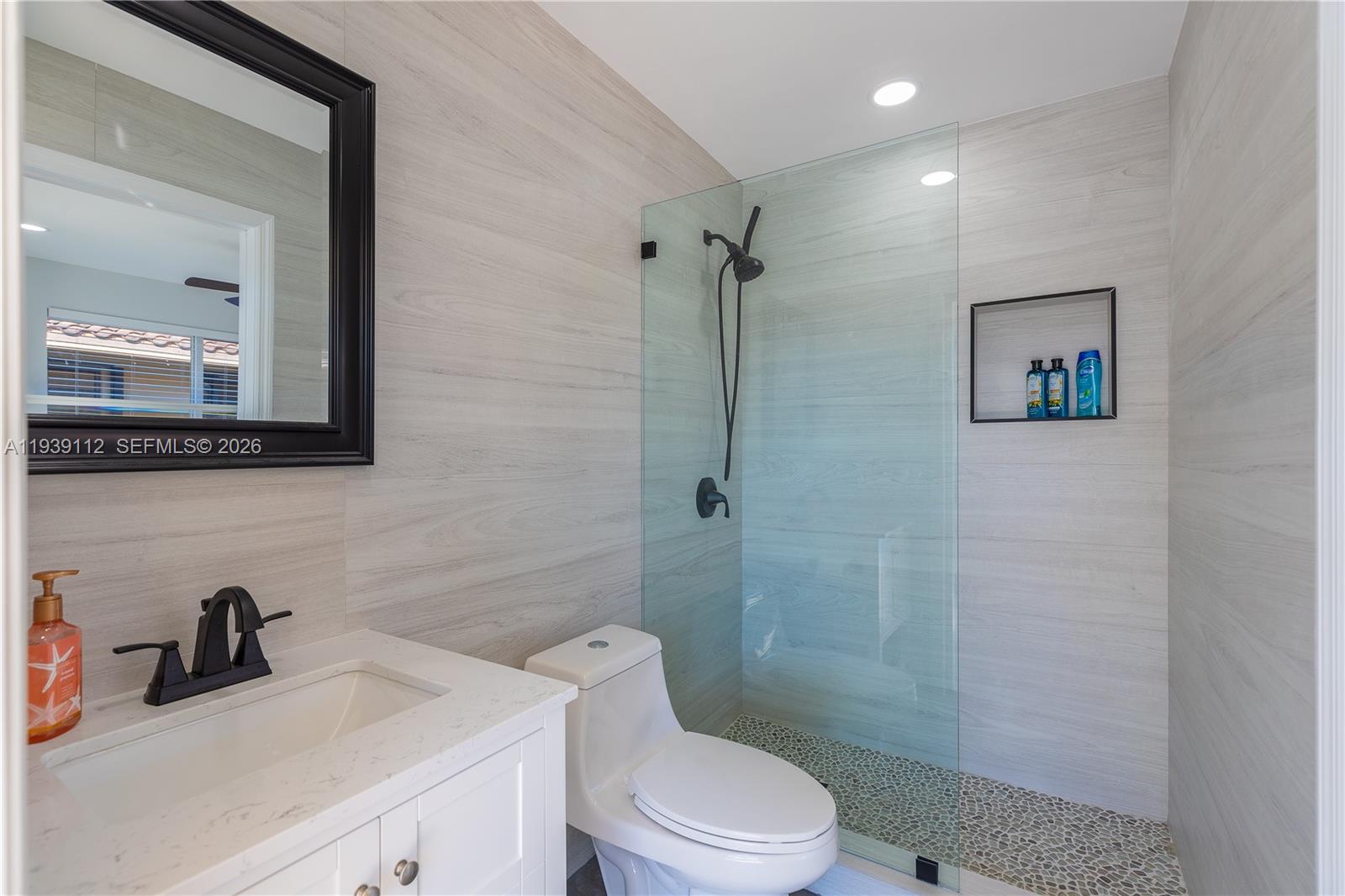 LANDINGS SECOND SEC - Residential Lease