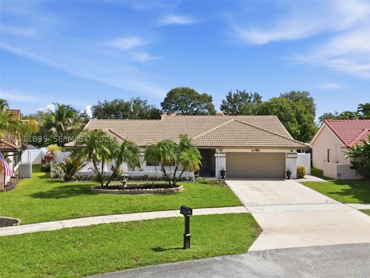 5792 SUN POINTE CIR, BOYNTON BEACH, FL 33437 - Image 4167a38aba8f039fbdb291c7efbfef4c/2750896815