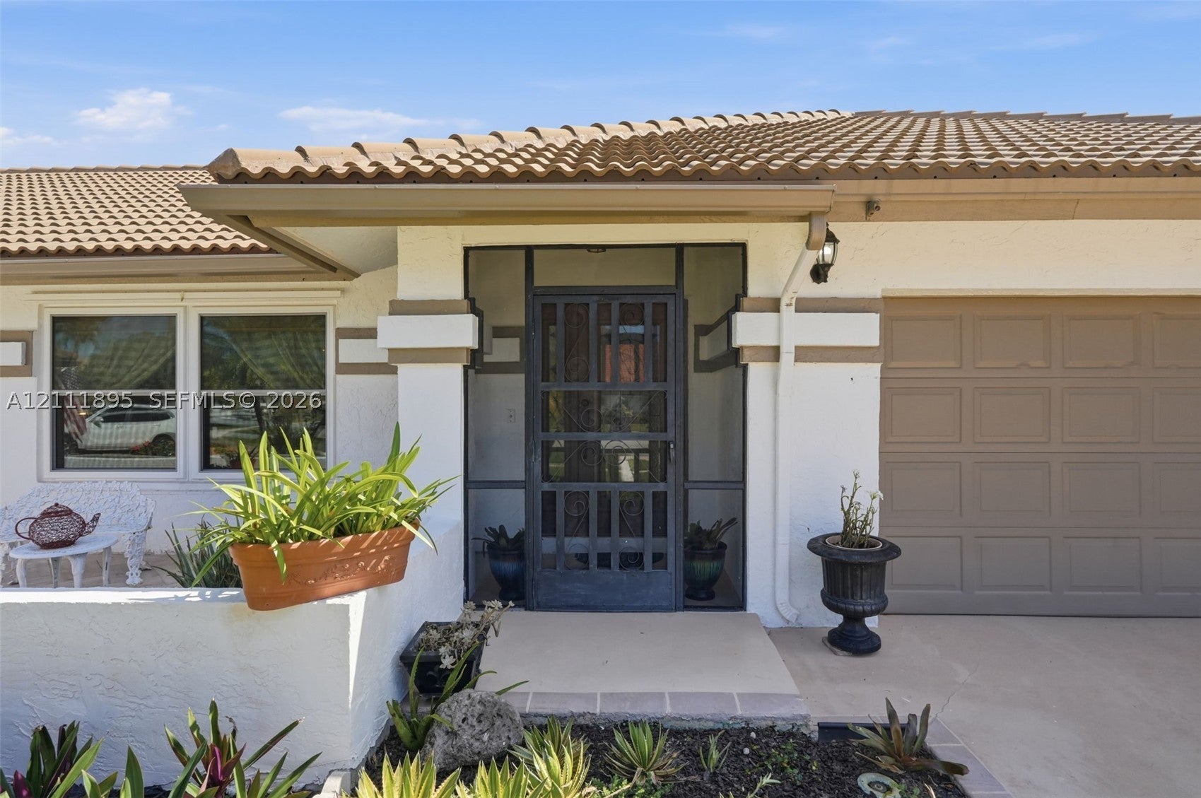 5792 Sun Pointe Cir