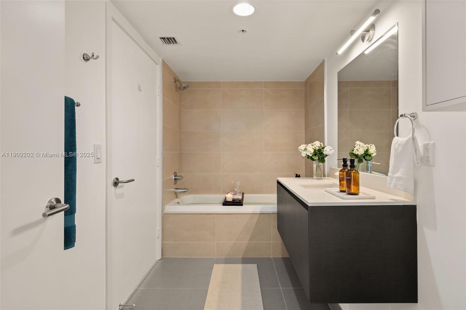 AMD PL OF 2ND OCEAN FRONT - Residential Lease