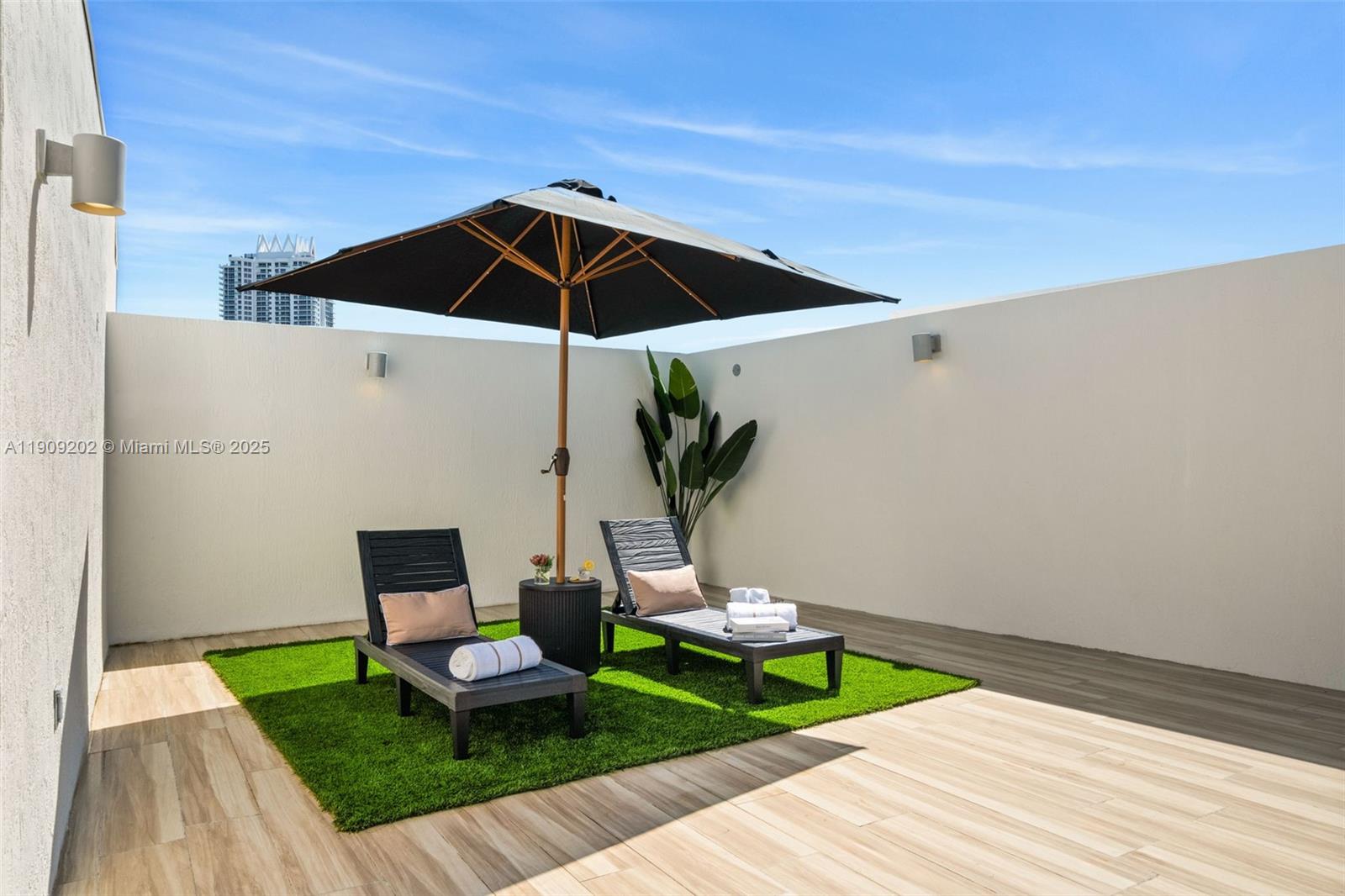 AMD PL OF 2ND OCEAN FRONT - Residential Lease