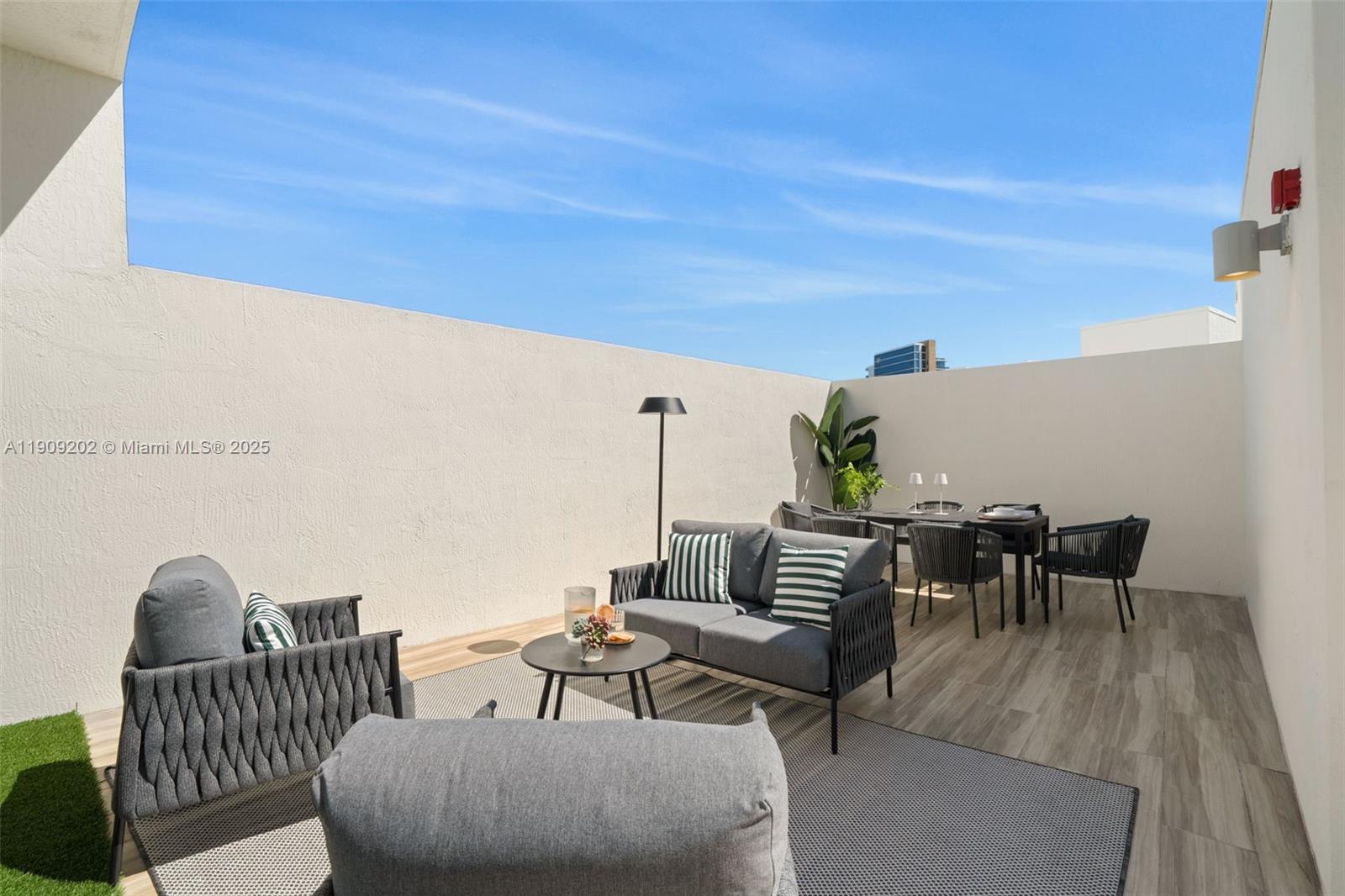 AMD PL OF 2ND OCEAN FRONT - Residential Lease