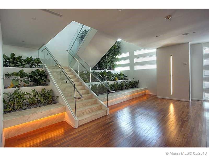 Ten Museum Park Residl Co - Residential Lease